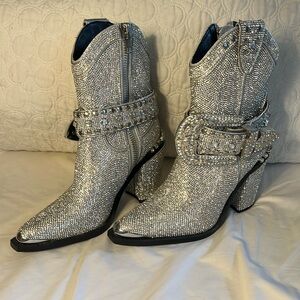 NWOT- Club XX SHARP SHERIFF SHINE COWBOY BOOTS- size 6 Dolls Kill